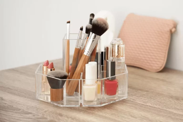 How to Clean Acrylic Makeup Organizers Without Scratching Them
