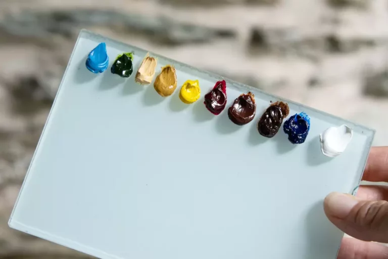 How to Remove Acrylic Paint from Glass (For Windows & Glass Palettes)